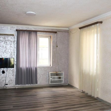 Holiday Home On Aygestan 11 Yerevan Phòng bức ảnh
