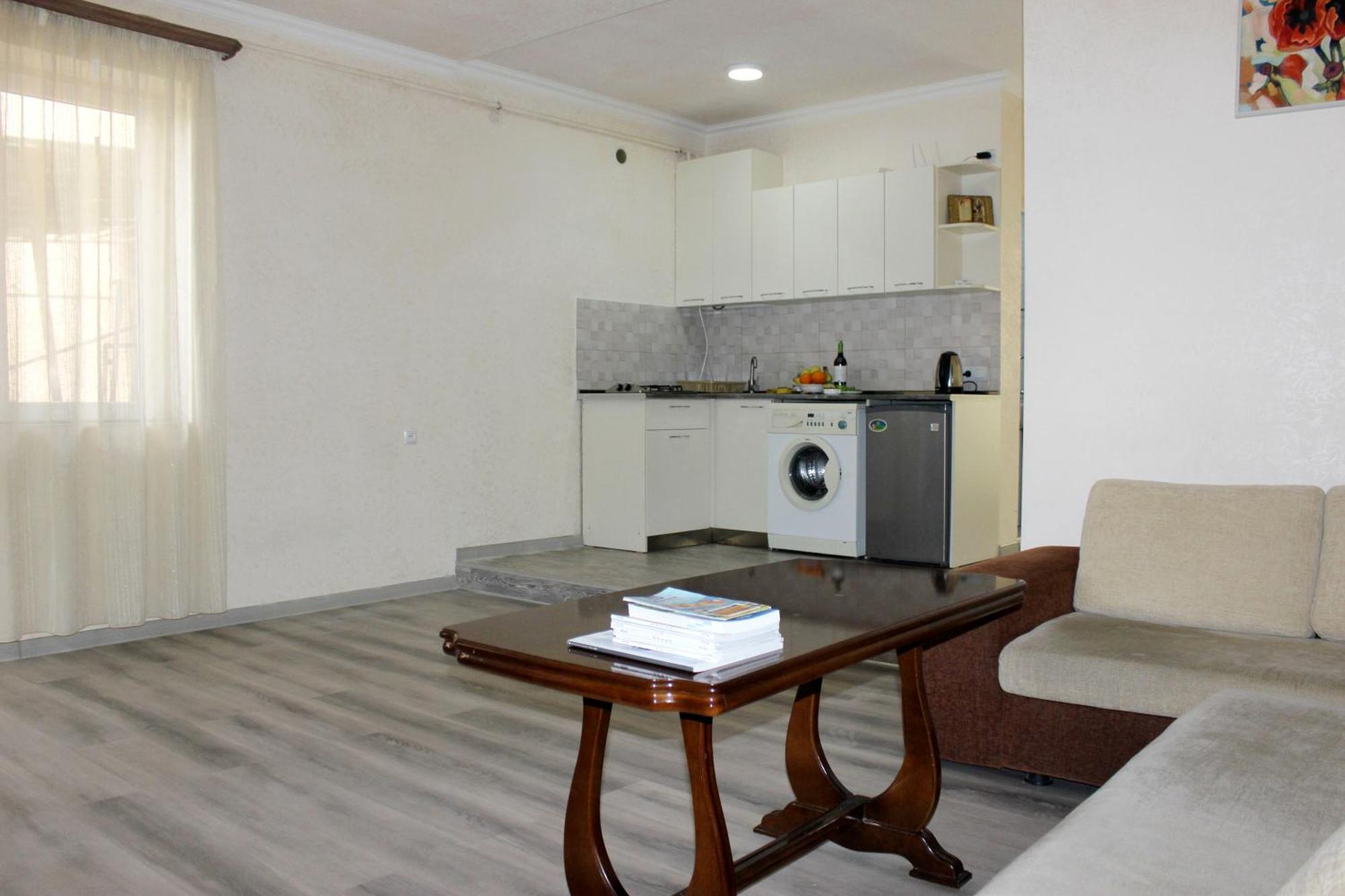 Holiday Home On Aygestan 11 Yerevan Phòng bức ảnh