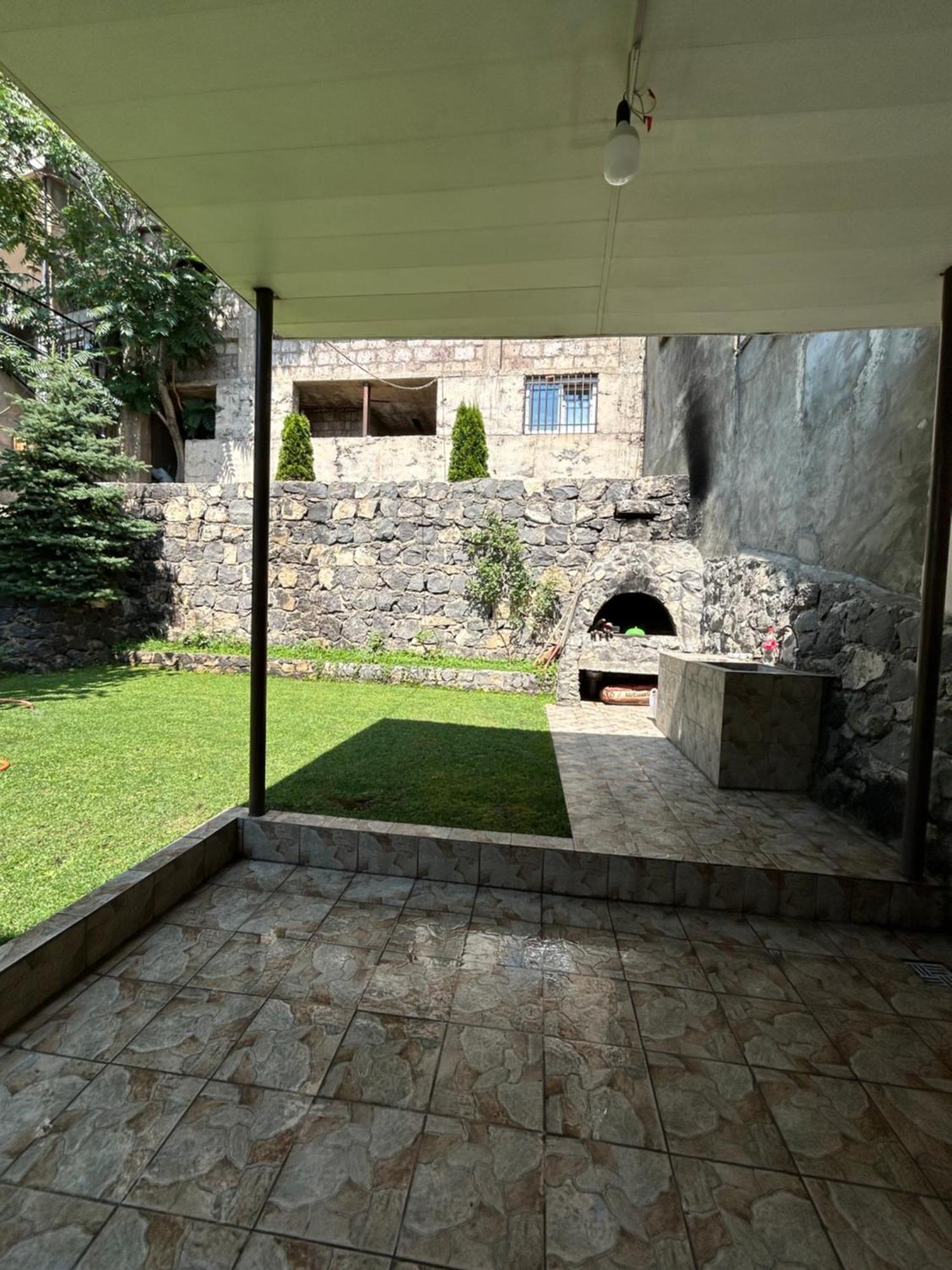 Holiday Home On Aygestan 11 Yerevan Ngoại thất bức ảnh