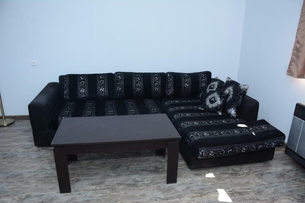 Holiday Home On Aygestan 11 Yerevan Ngoại thất bức ảnh