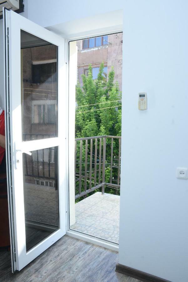 Holiday Home On Aygestan 11 Yerevan Ngoại thất bức ảnh