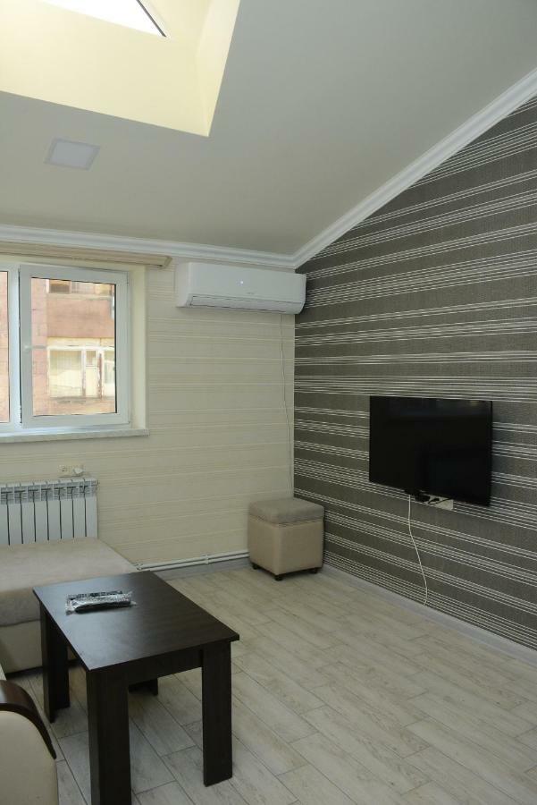 Holiday Home On Aygestan 11 Yerevan Ngoại thất bức ảnh