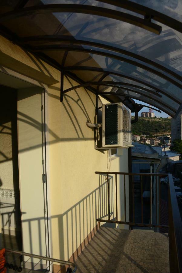 Holiday Home On Aygestan 11 Yerevan Ngoại thất bức ảnh