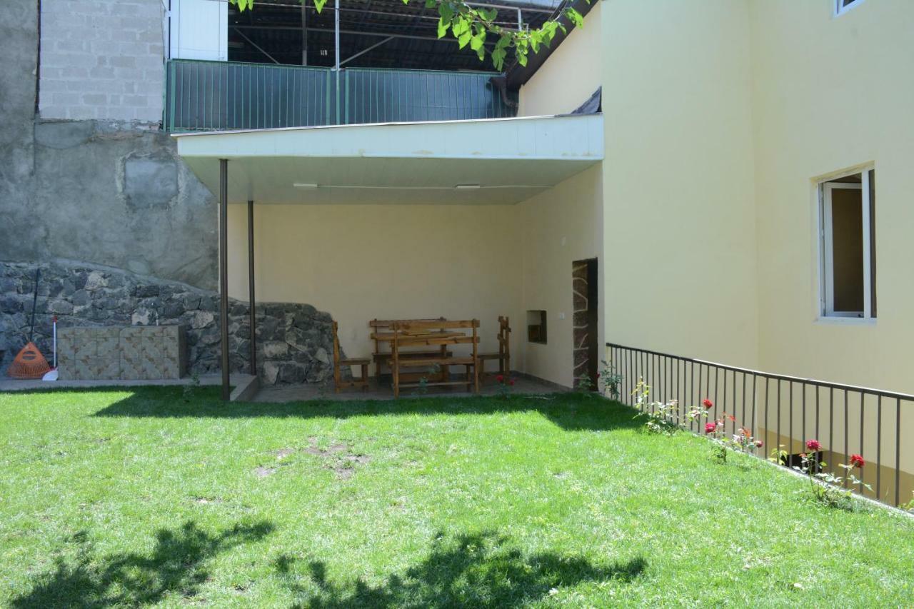 Holiday Home On Aygestan 11 Yerevan Ngoại thất bức ảnh